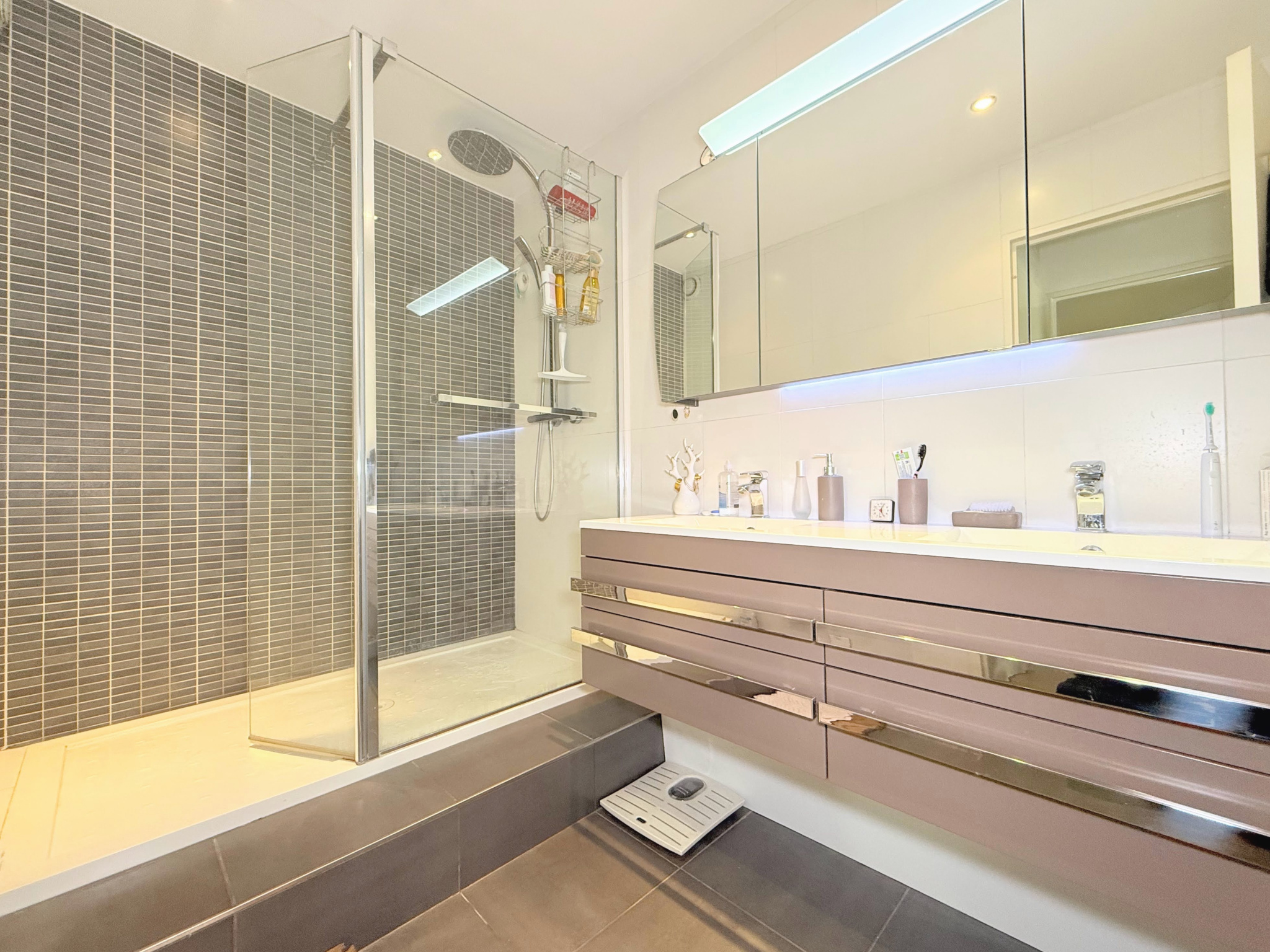 Appartement 116.3 m2 Puteaux limite Suresnes