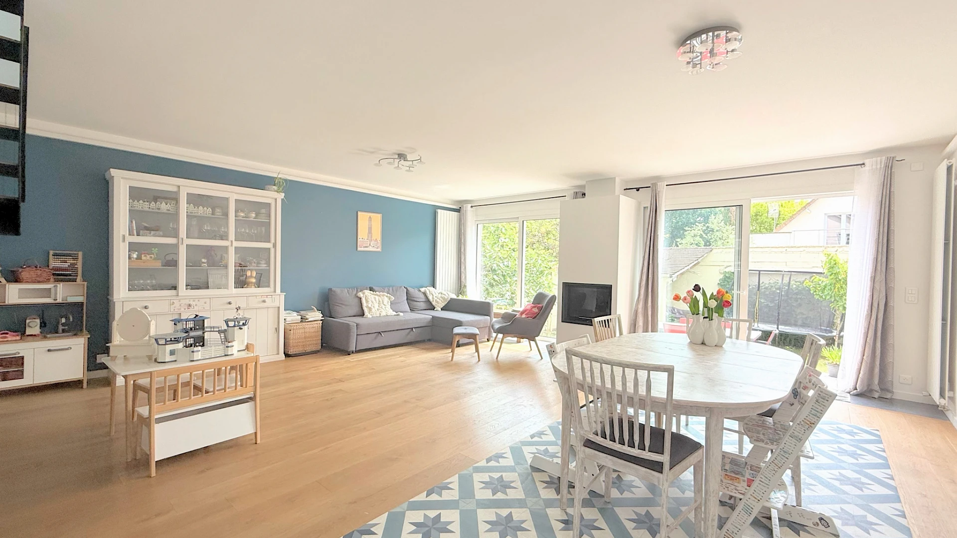 Maison en location meublée, 182 m2, 5 chambres, à 5 min à pied du RER A de Rueil