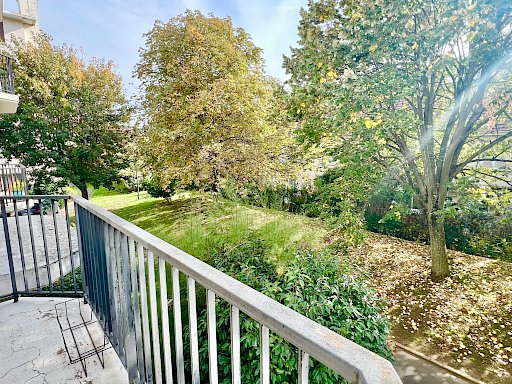 Appartement 3 pièces avec balcon et cheminée. - 2