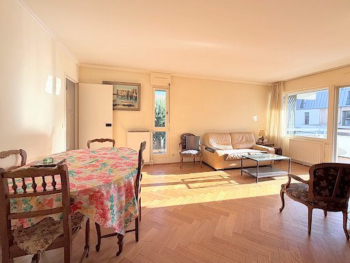 Grand 3 pièces avec terrasse, box et cave, à deux pas du centre-ville - 3