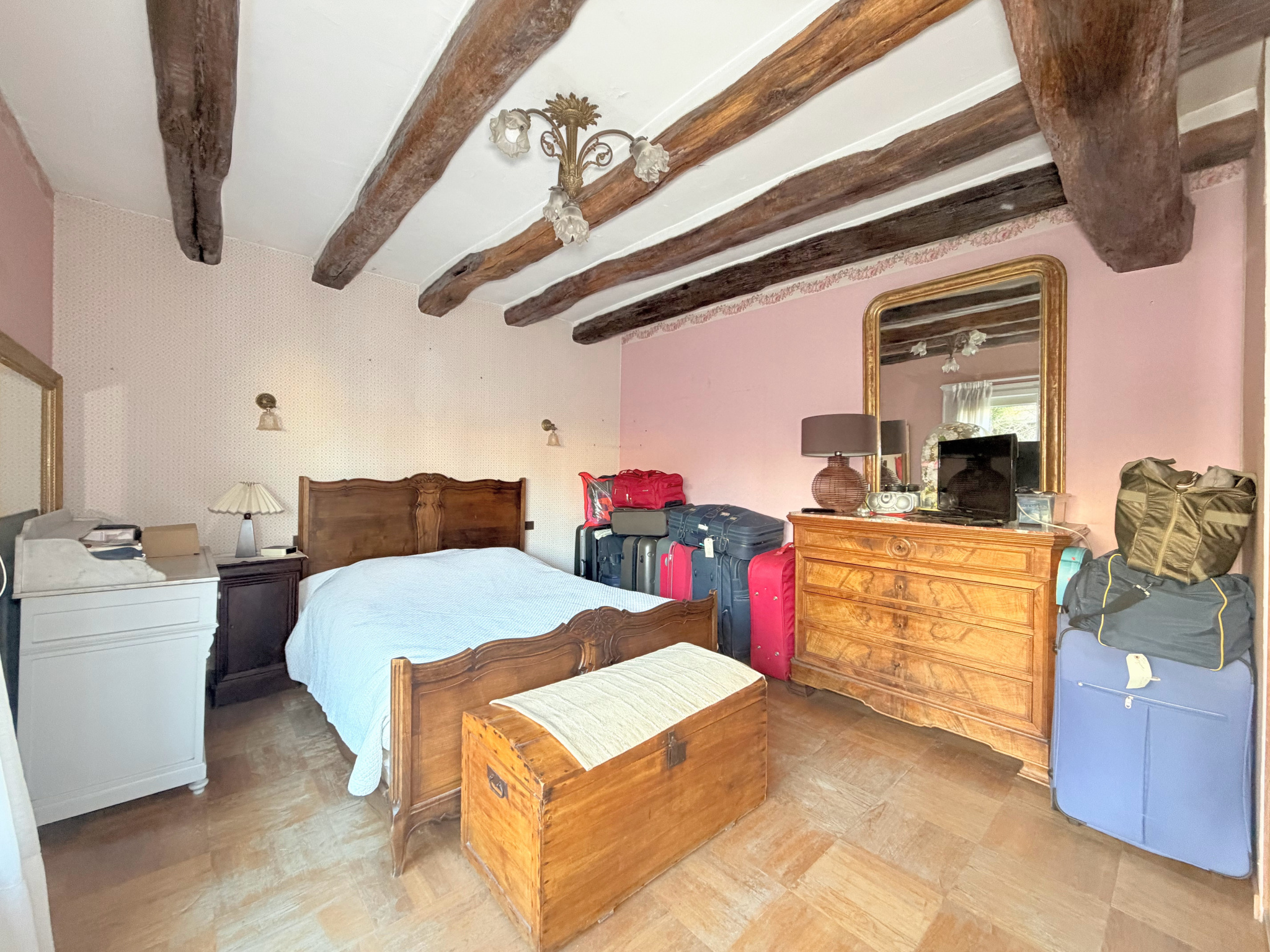 MAISON 4 CHAMBRES AU CALME À PROXIMITÉ DE LA PLACE BESCHE