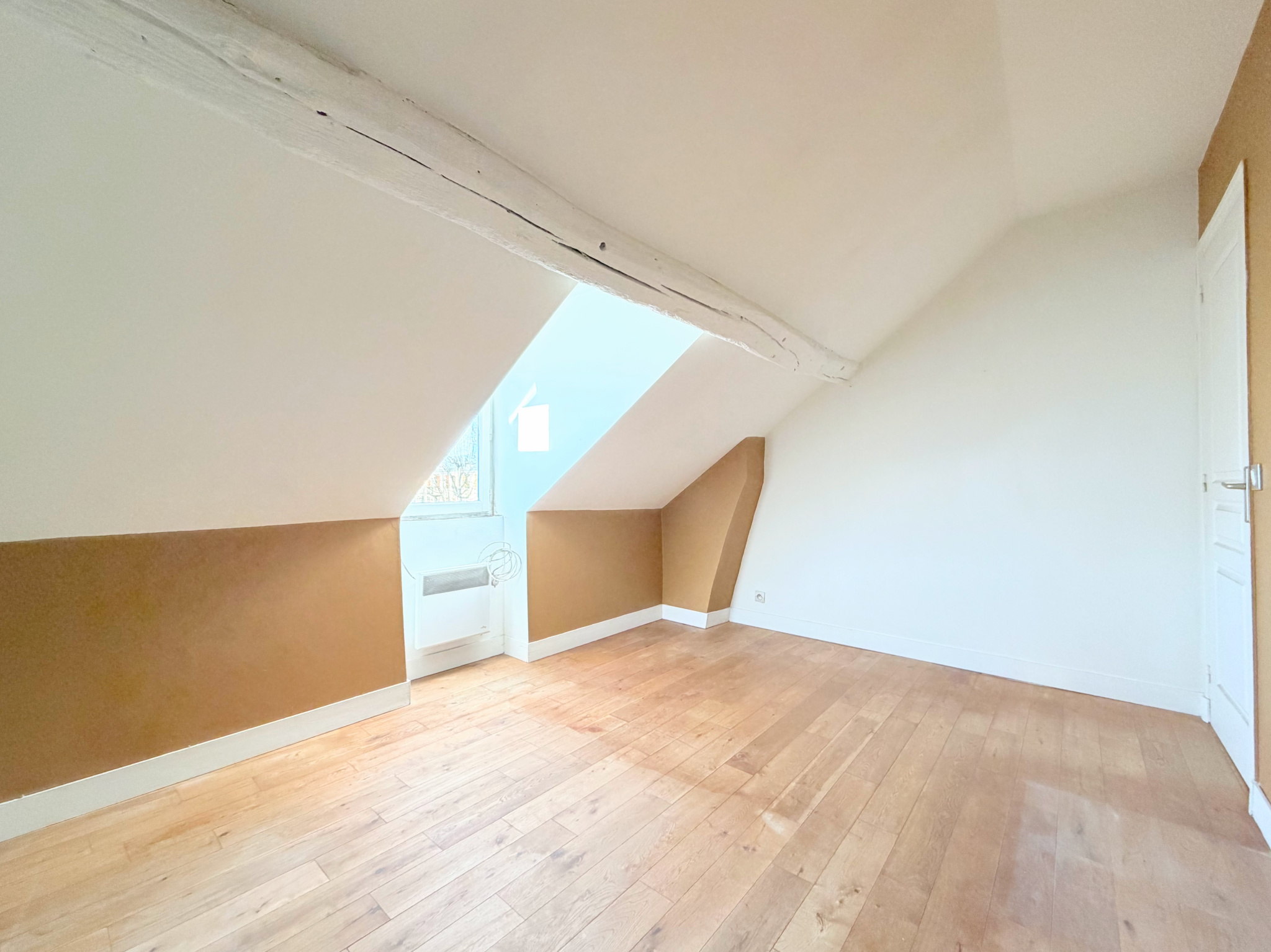 MAISON DE VILLE   2 CHAMBRES   CŒUR DE VILLE