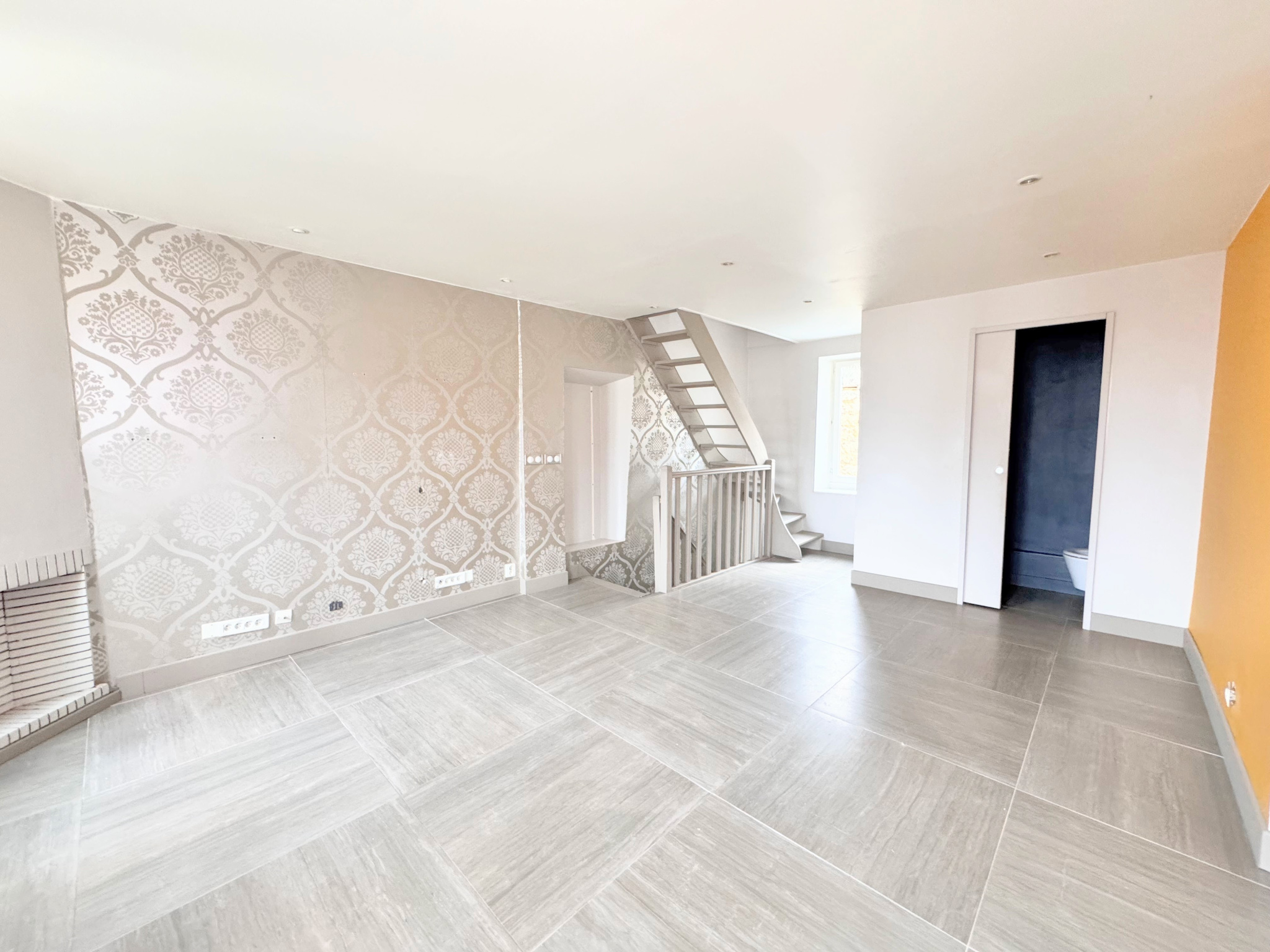 MAISON DE VILLE   2 CHAMBRES   CŒUR DE VILLE