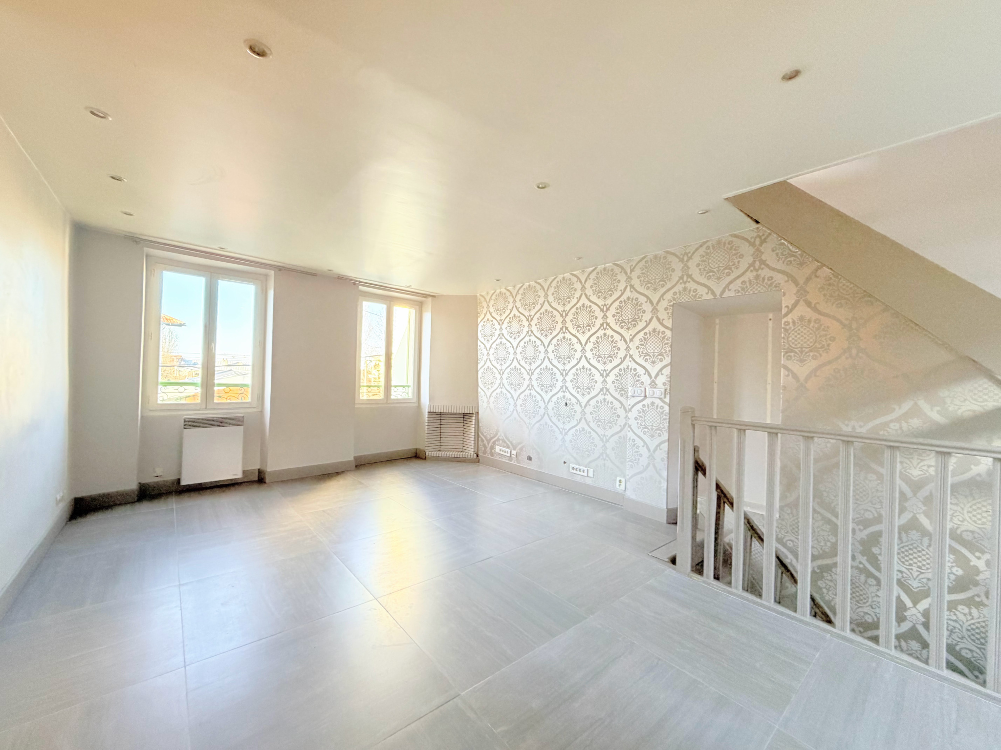 MAISON DE VILLE   2 CHAMBRES   CŒUR DE VILLE