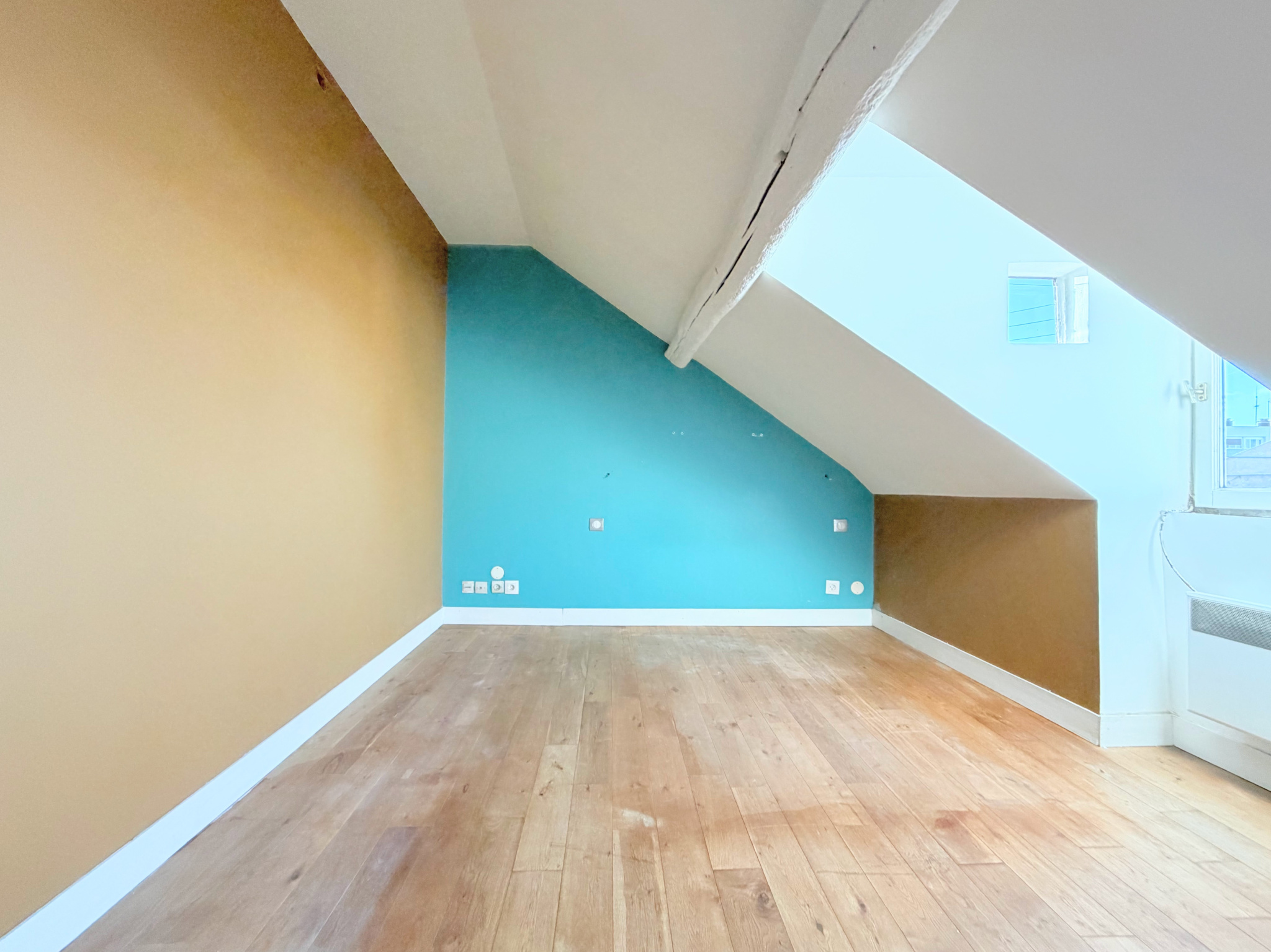 MAISON DE VILLE   2 CHAMBRES   CŒUR DE VILLE