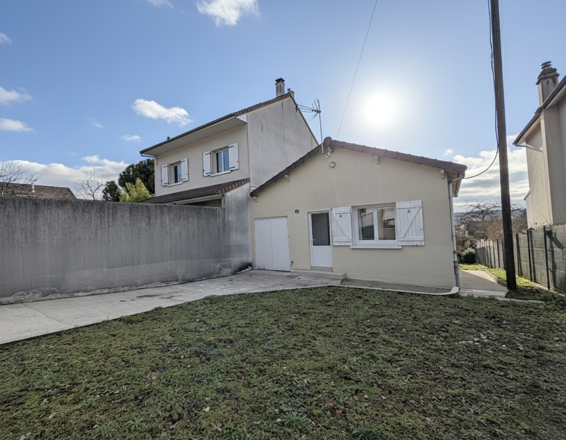 Maison limite Suresnes   Parcelle 367 m2