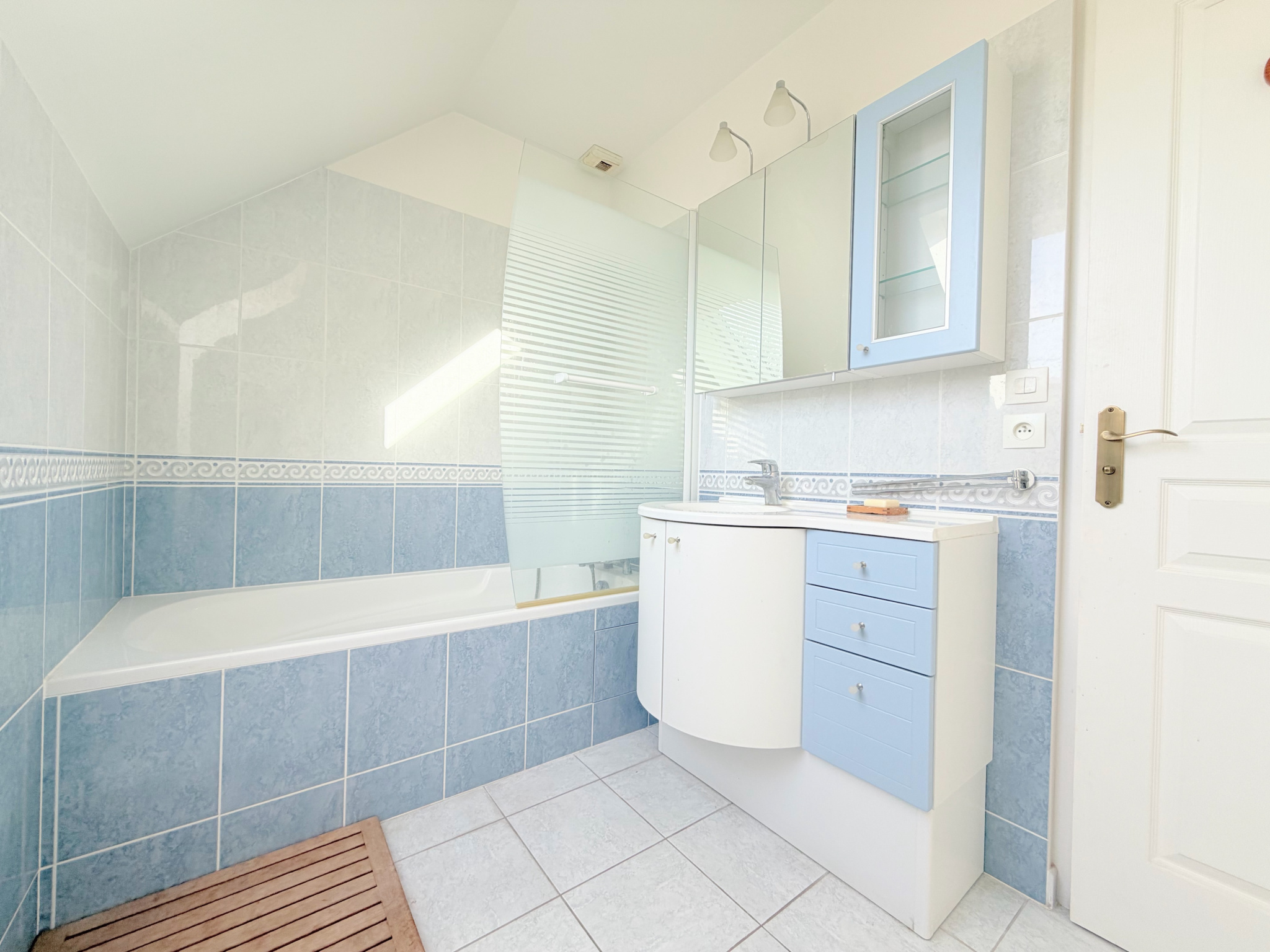 Maison Buzenval   DPE C, 4 chambres, jardin, garage et sous-sol