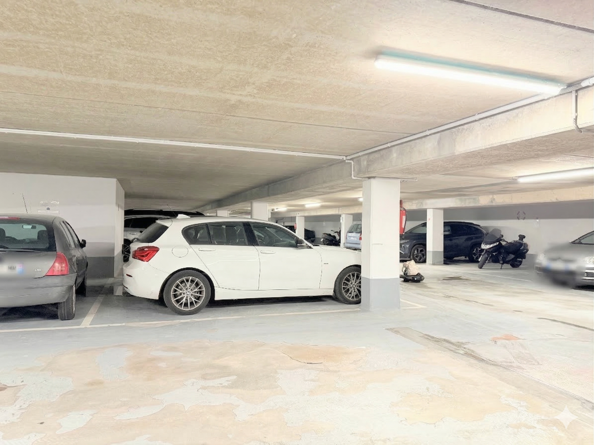 Parking souterrain à quelques pas de la rue du Château   Centre-ville de Rueil