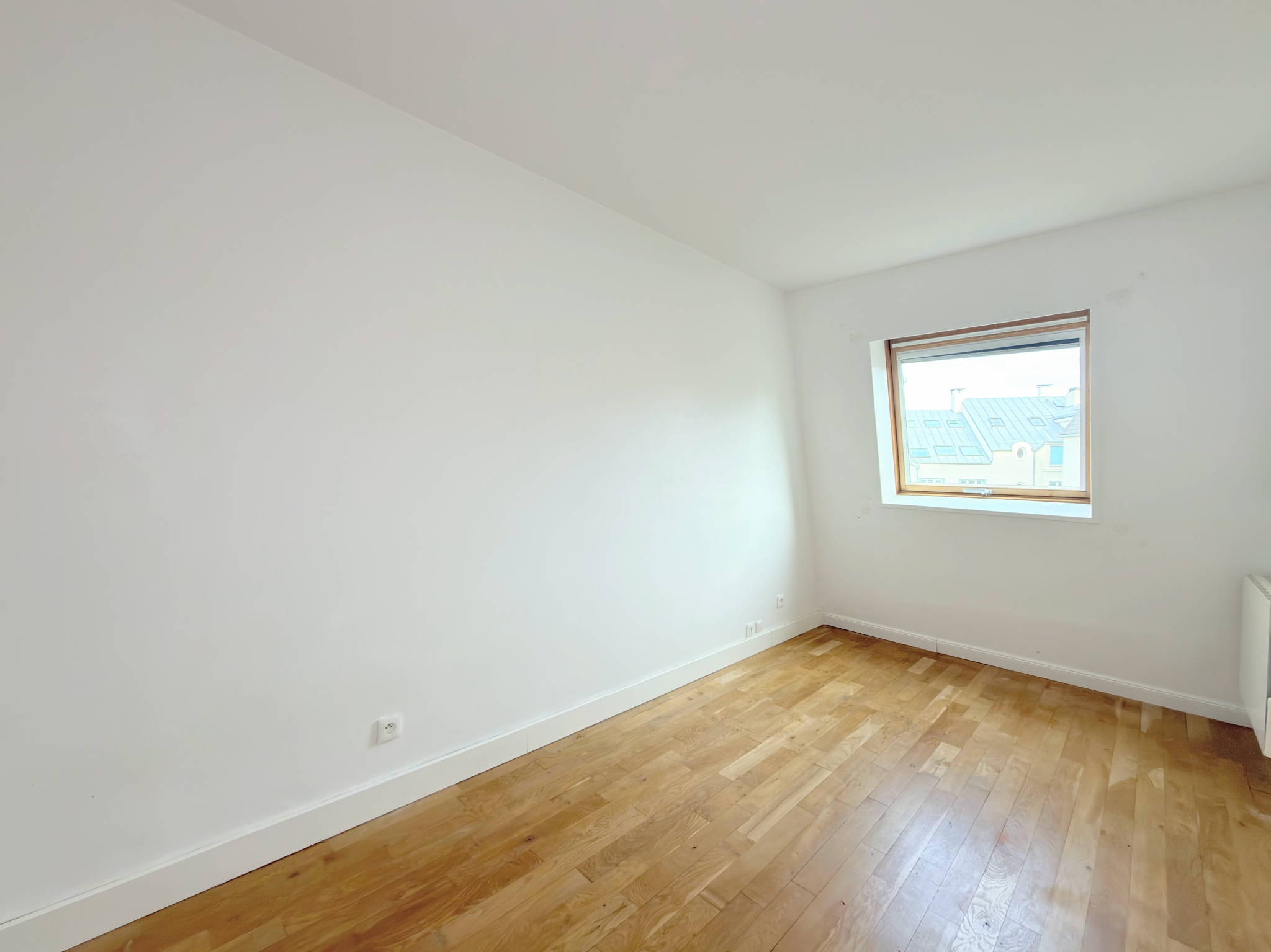 3 pièces avec parking, dernier étage, cœur de ville   DPE C