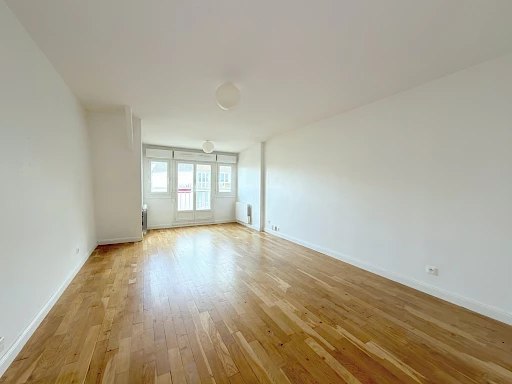 3 pièces avec parking, dernier étage, cœur de ville   DPE C