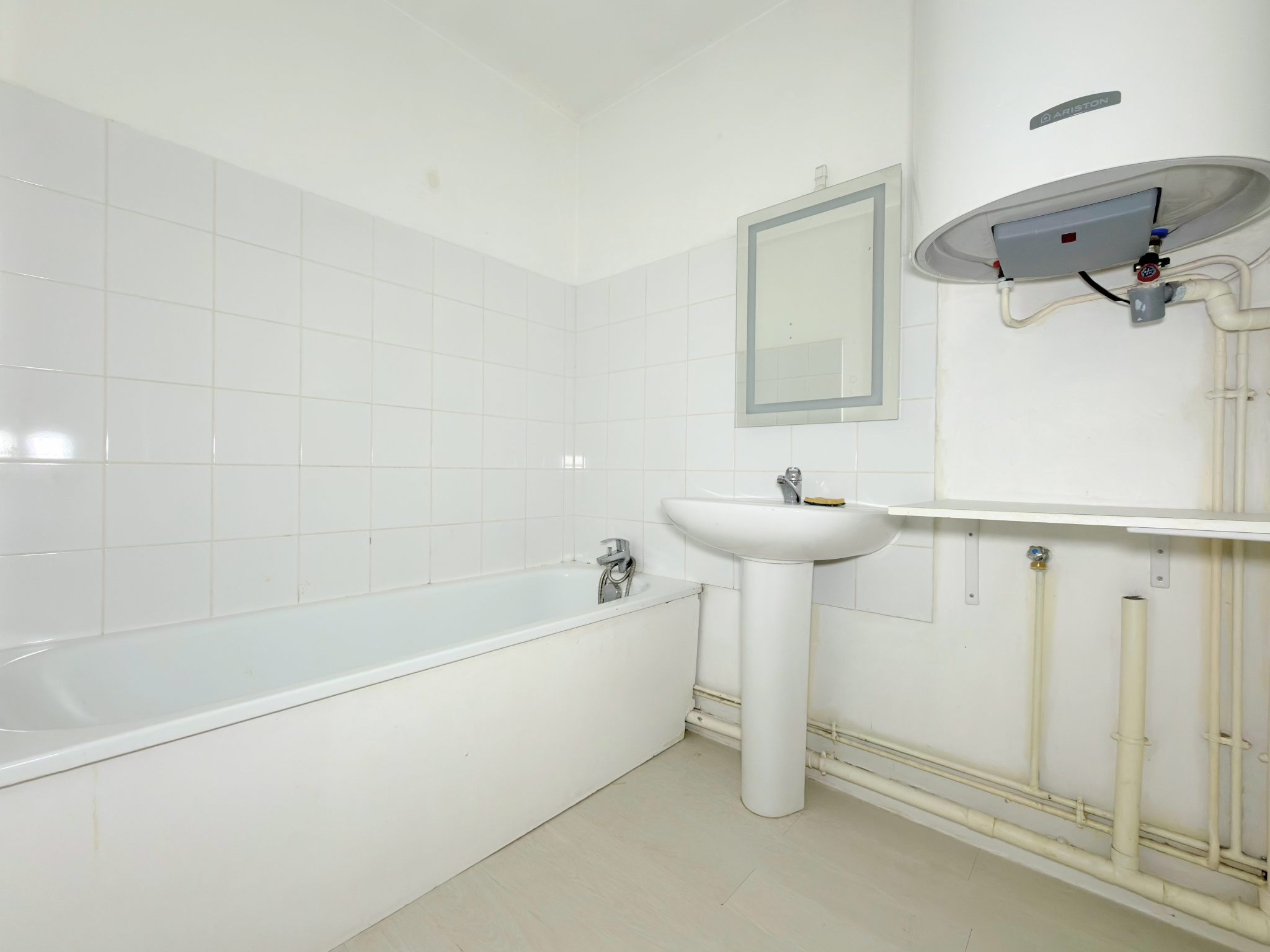 3 pièces avec parking, dernier étage, cœur de ville   DPE C