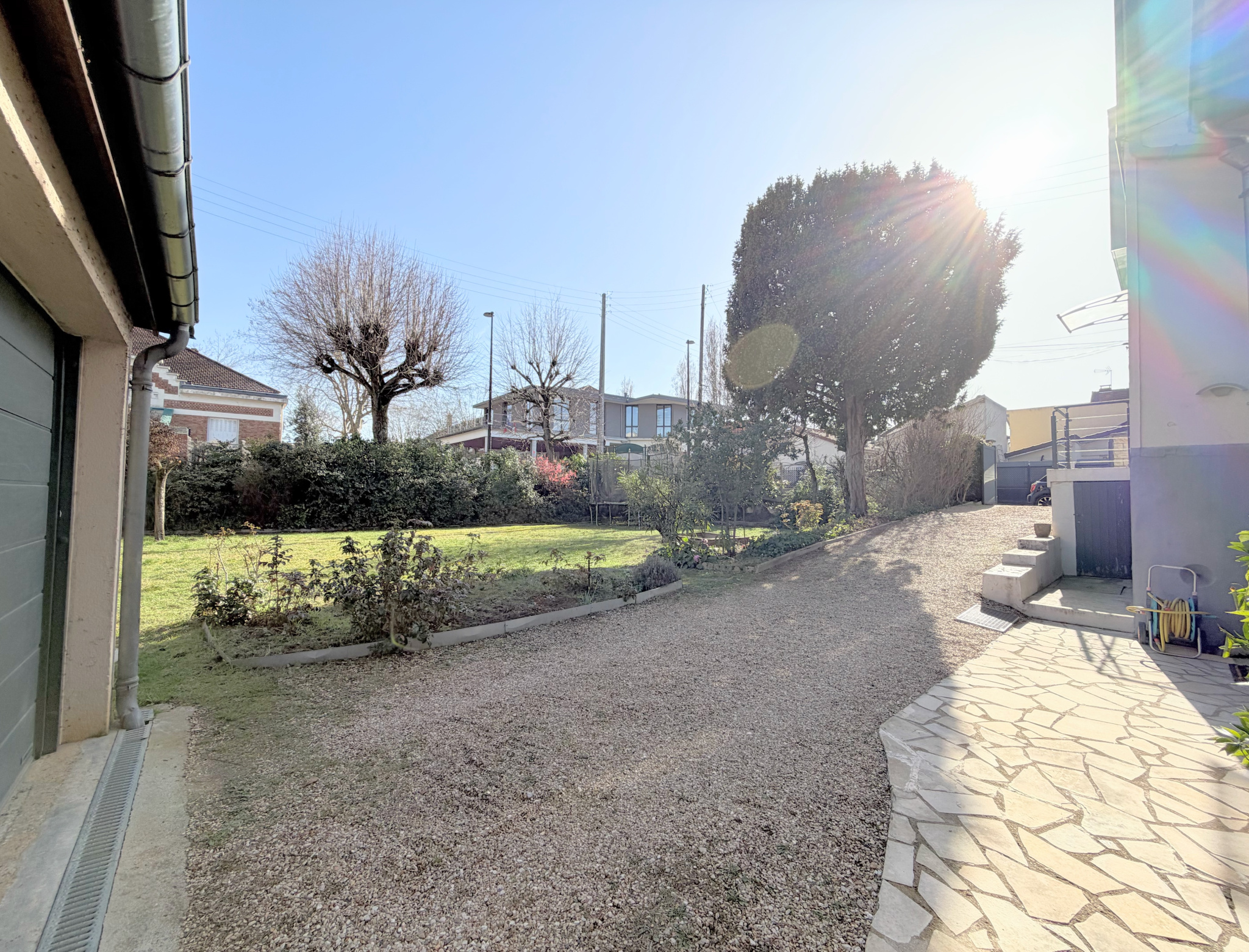 MAISON ENTRE CENTRE-VILLE ET RER A - PARCELLE DE 602 m2