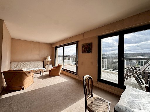 2 PIÈCES DERNIER ÉTAGE - BUZENVAL