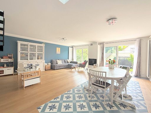 Maison en location meublée, 182 m2, 5 chambres, à 5 min à pied du RER A de Rueil