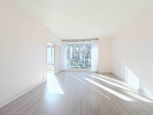 Grand 2 pièces traversant de 50 m2 et cave