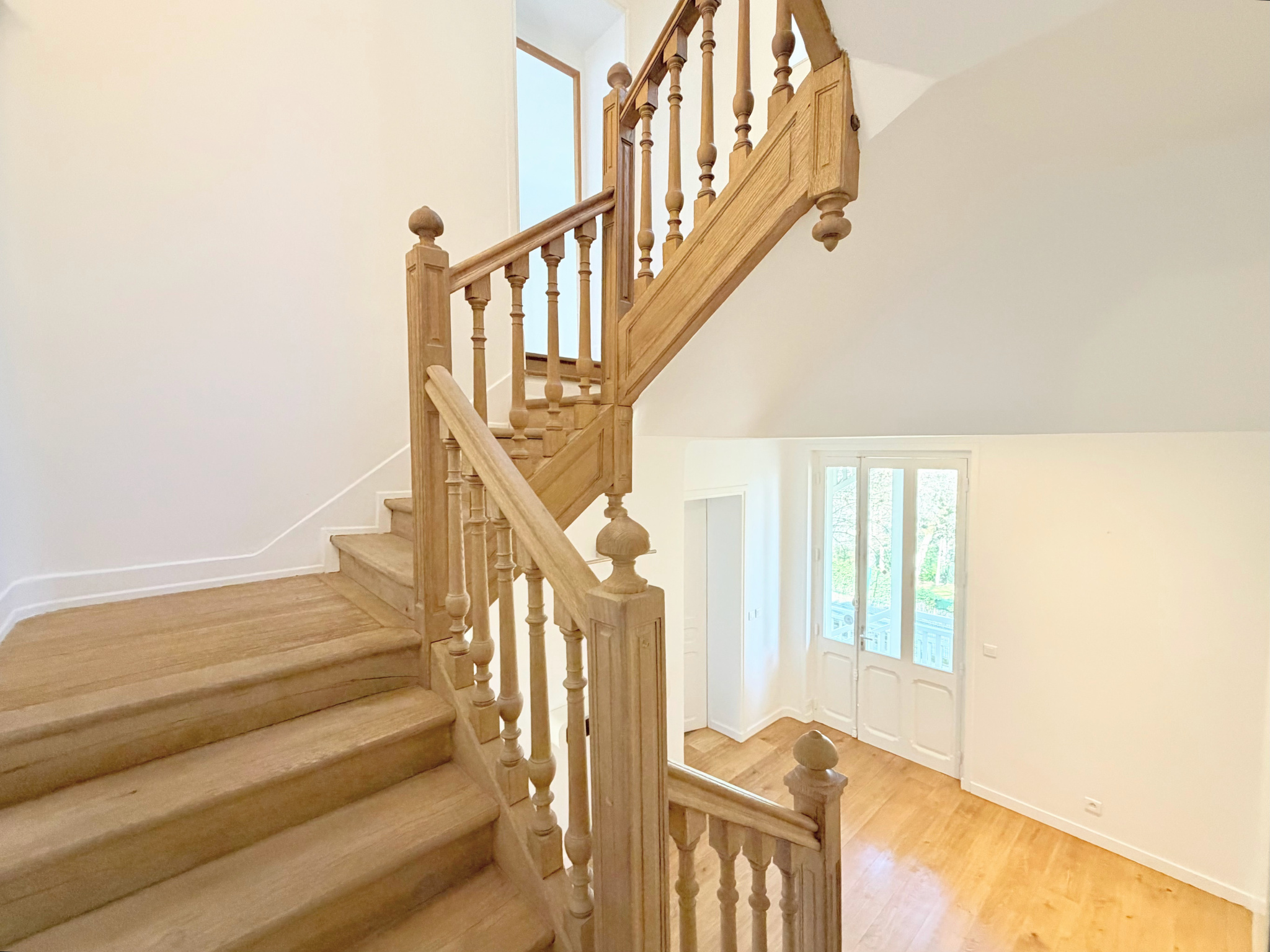 Demeure de 412 m2 habitables, parcelle de 3 000 m2   Parc de la Malmaison