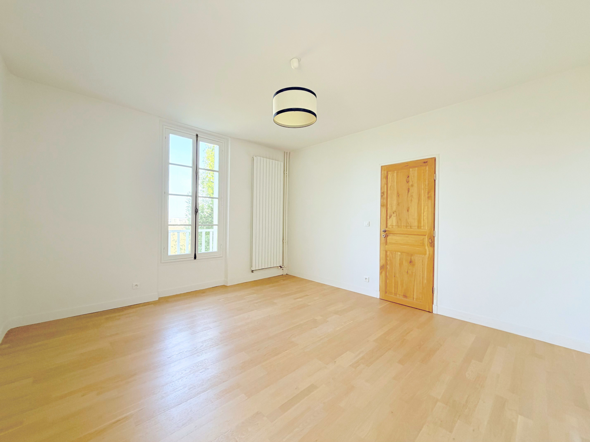 Demeure de 412 m2 habitables, parcelle de 3 000 m2   Parc de la Malmaison