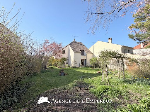 Maison 175 m2 - Parcelle 584 m2 - 6 chambres - Châtaigneraie/Richelieu