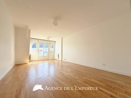 3 pièces avec parking, dernier étage, cœur de ville   DPE C