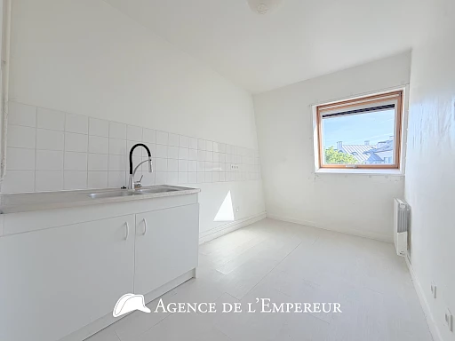 3 pièces avec parking, dernier étage, cœur de ville   DPE C