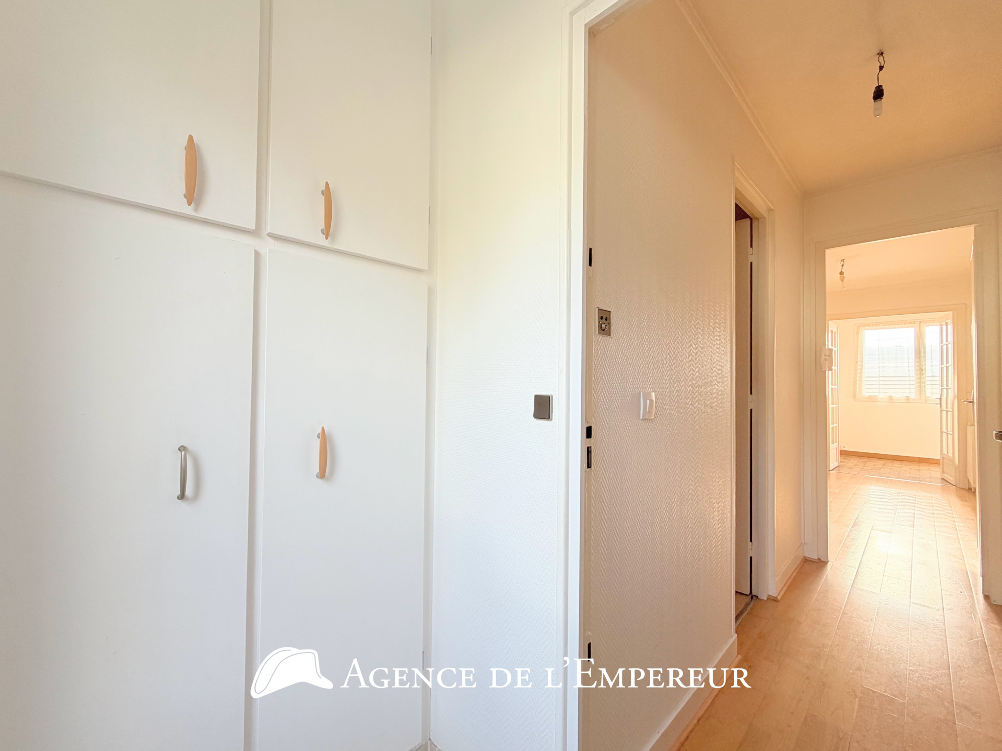 Maison limite Suresnes   Parcelle 367 m2