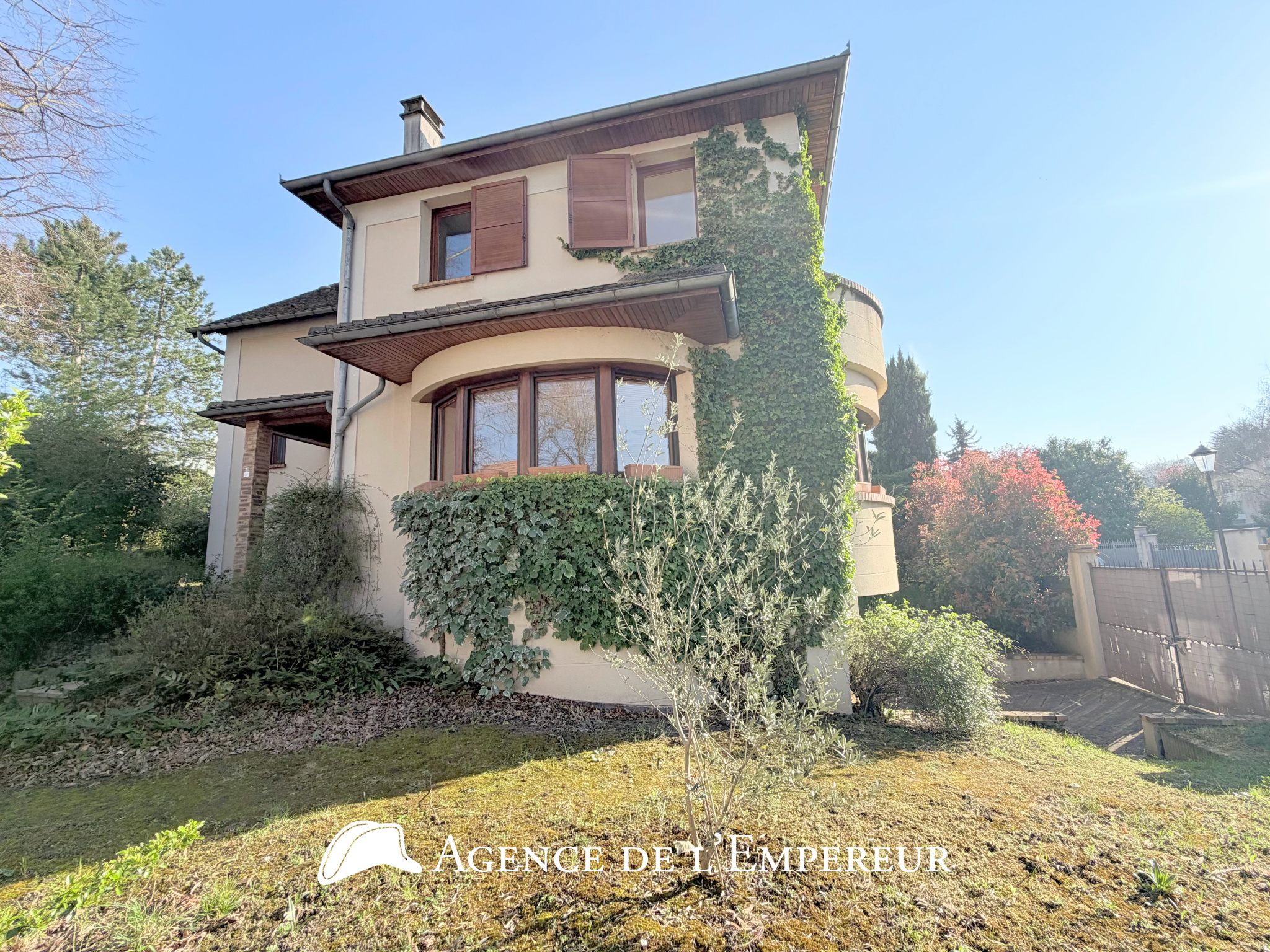 MAISON 7 PIÈCES BUZENVAL