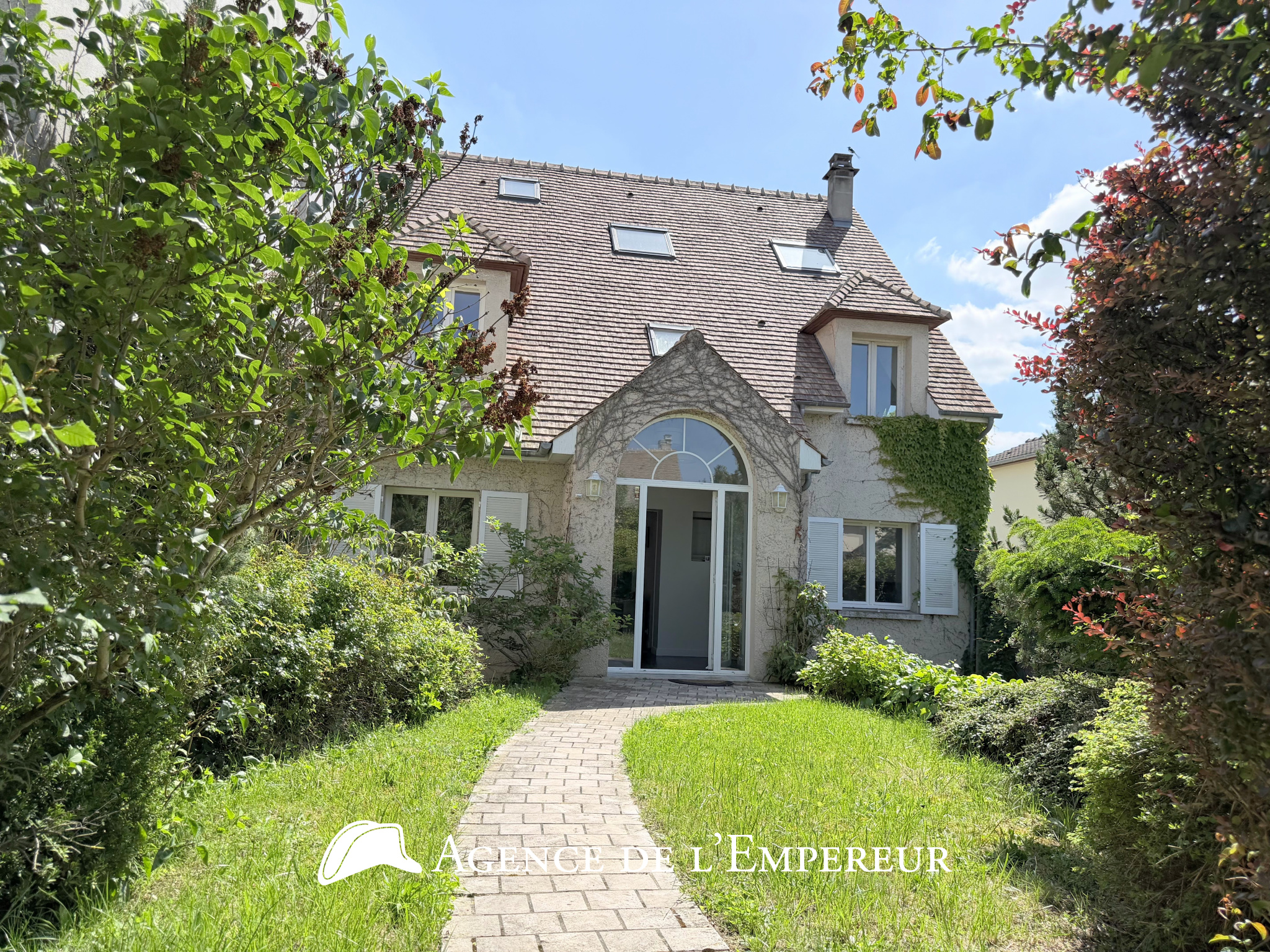 Grande maison 237 m2 Buzenval