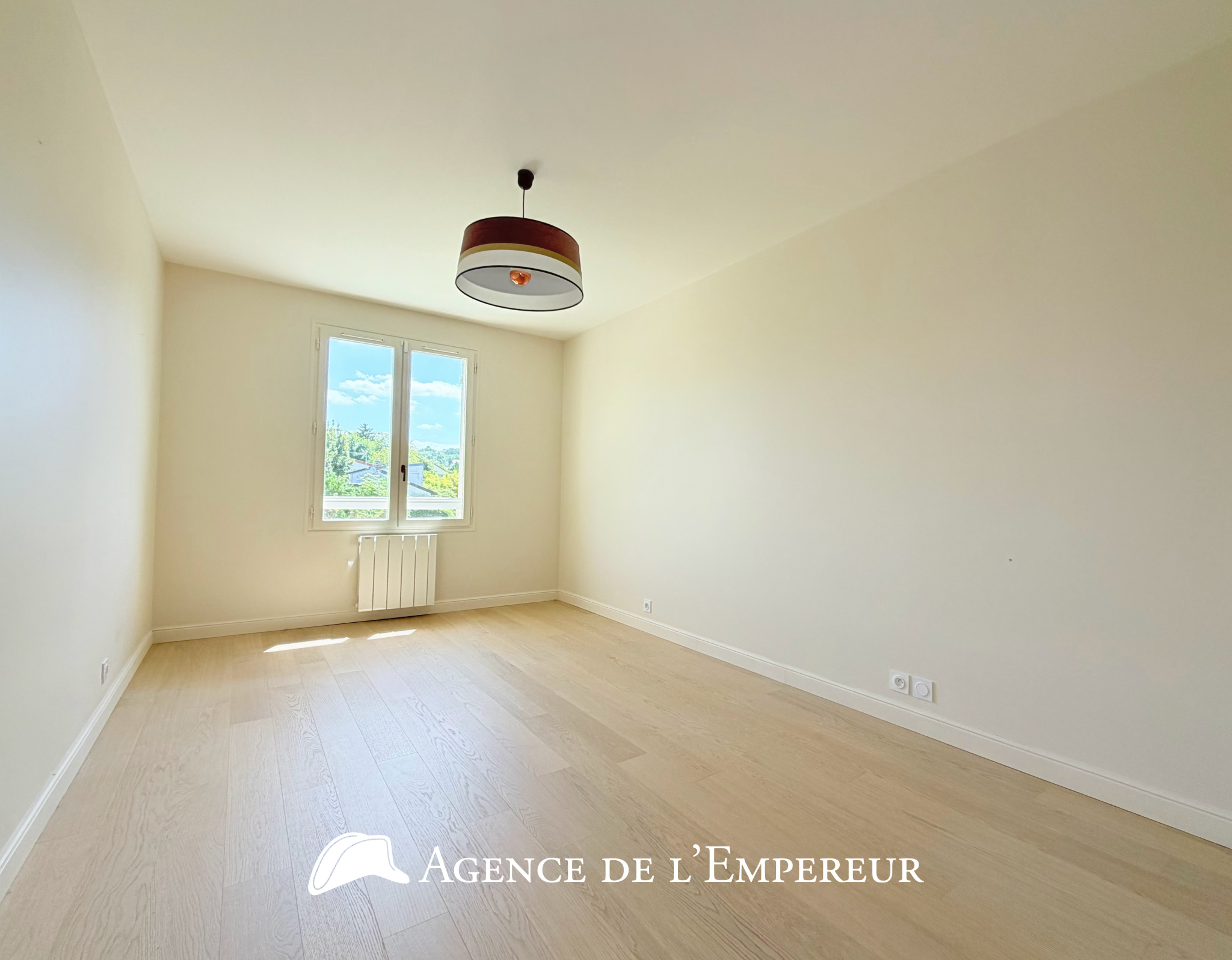 Grande maison 237 m2 Buzenval