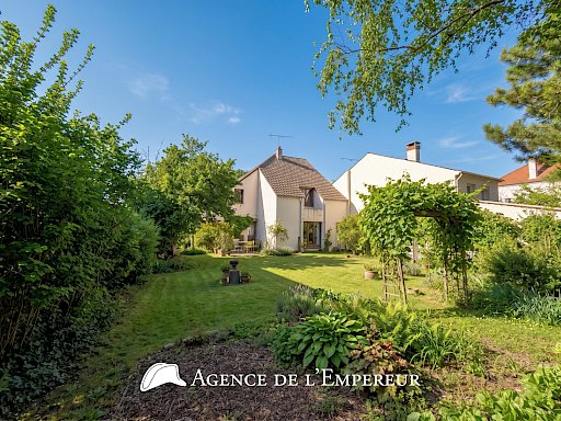 Maison 175 m2 - Parcelle 584 m2 - 6 chambres - Châtaigneraie/Richelieu