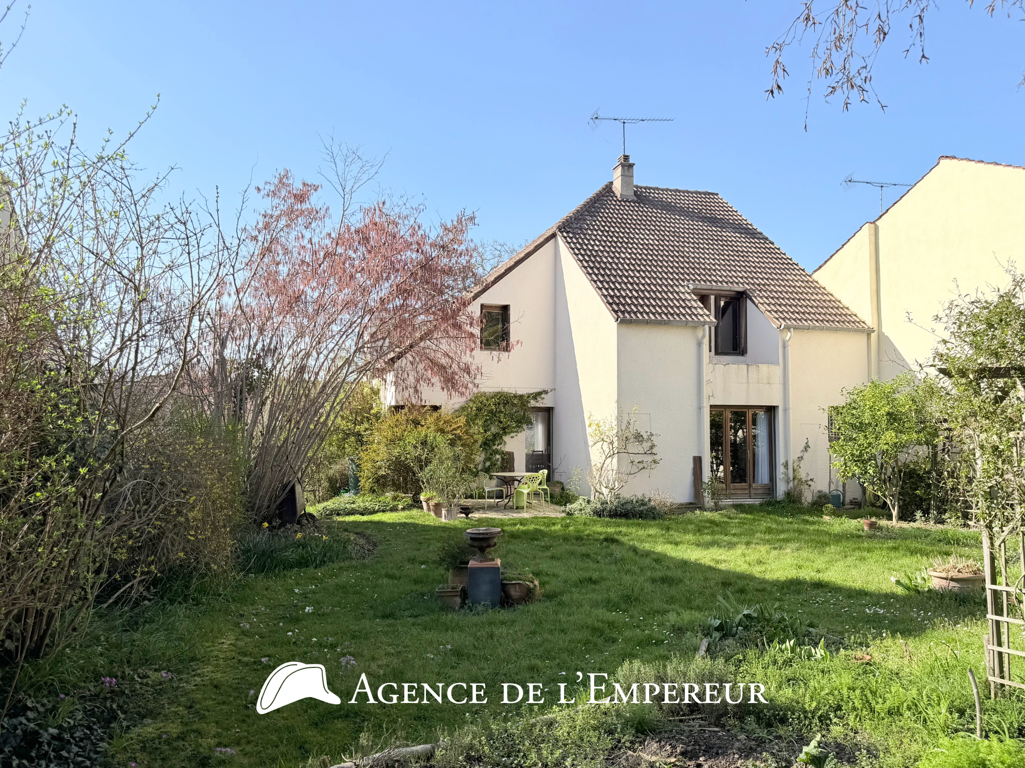 Maison 175 m2 - Parcelle 584 m2 - 6 chambres - Châtaigneraie/Richelieu