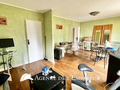Appartement de 55 m2, cave et box - Les Closeaux - 3