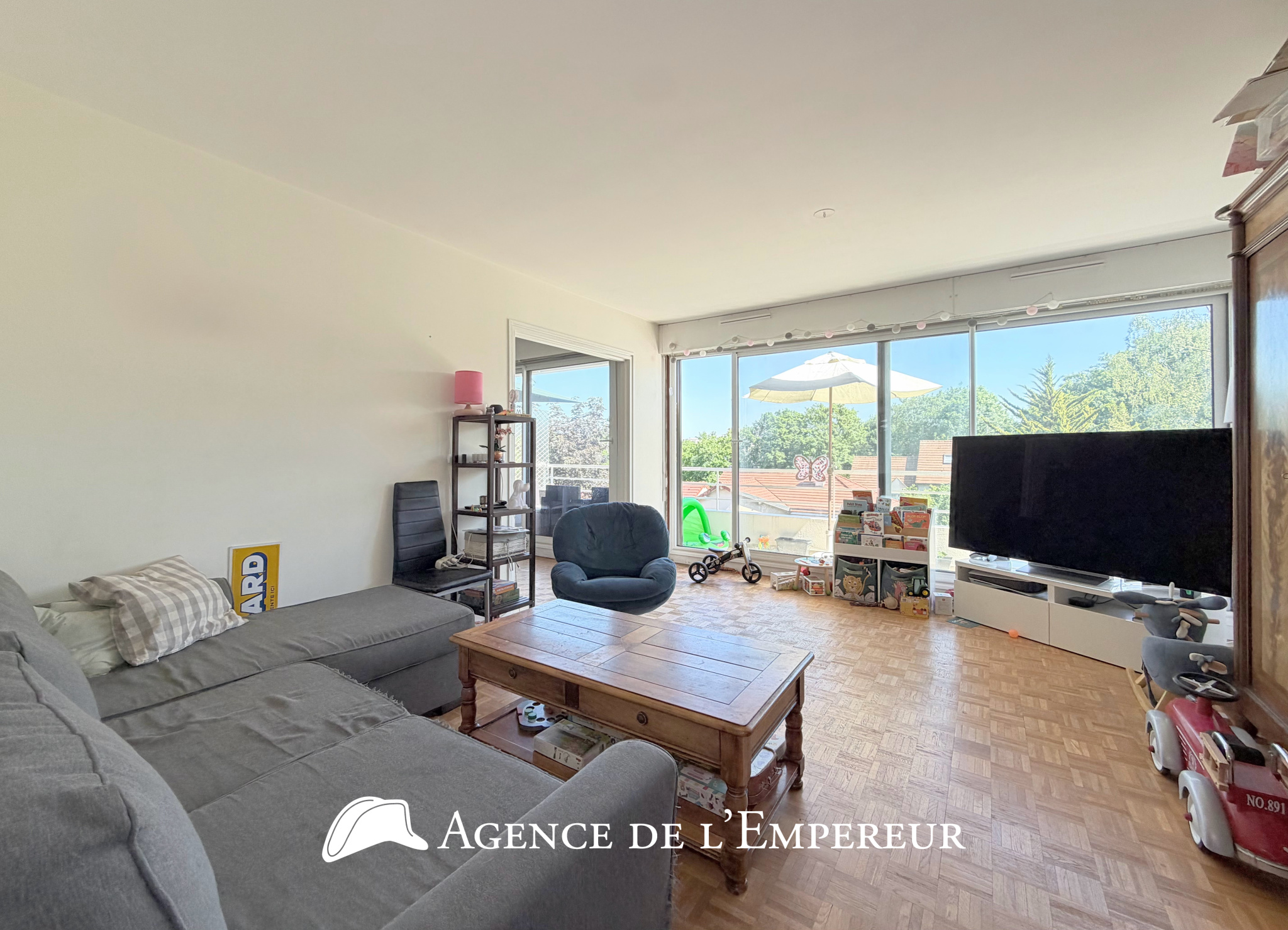 5 PIÈCES DERNIER ÉTAGE, 2 BALCONS, CAVE ET PARKING EN SS   BOIS-PRÉAU