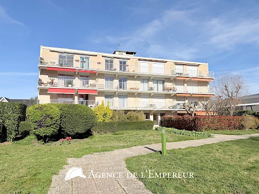 2 pièces en location meublée entre RER et centre-ville