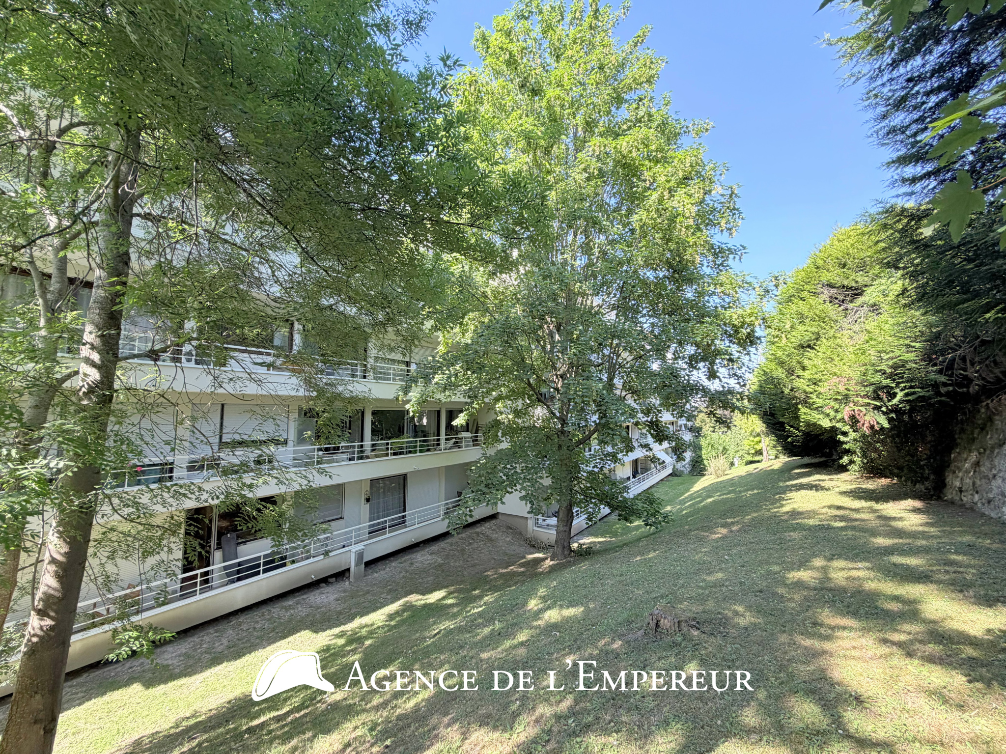 4 PIÈCES, 2 BALCONS, CAVE ET PARKING   BOIS-PRÉAU