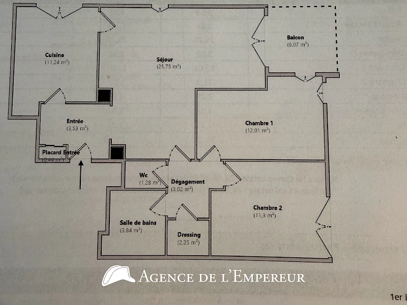 Grand 3 pièces avec terrasse, box et cave, à deux pas du centre-ville