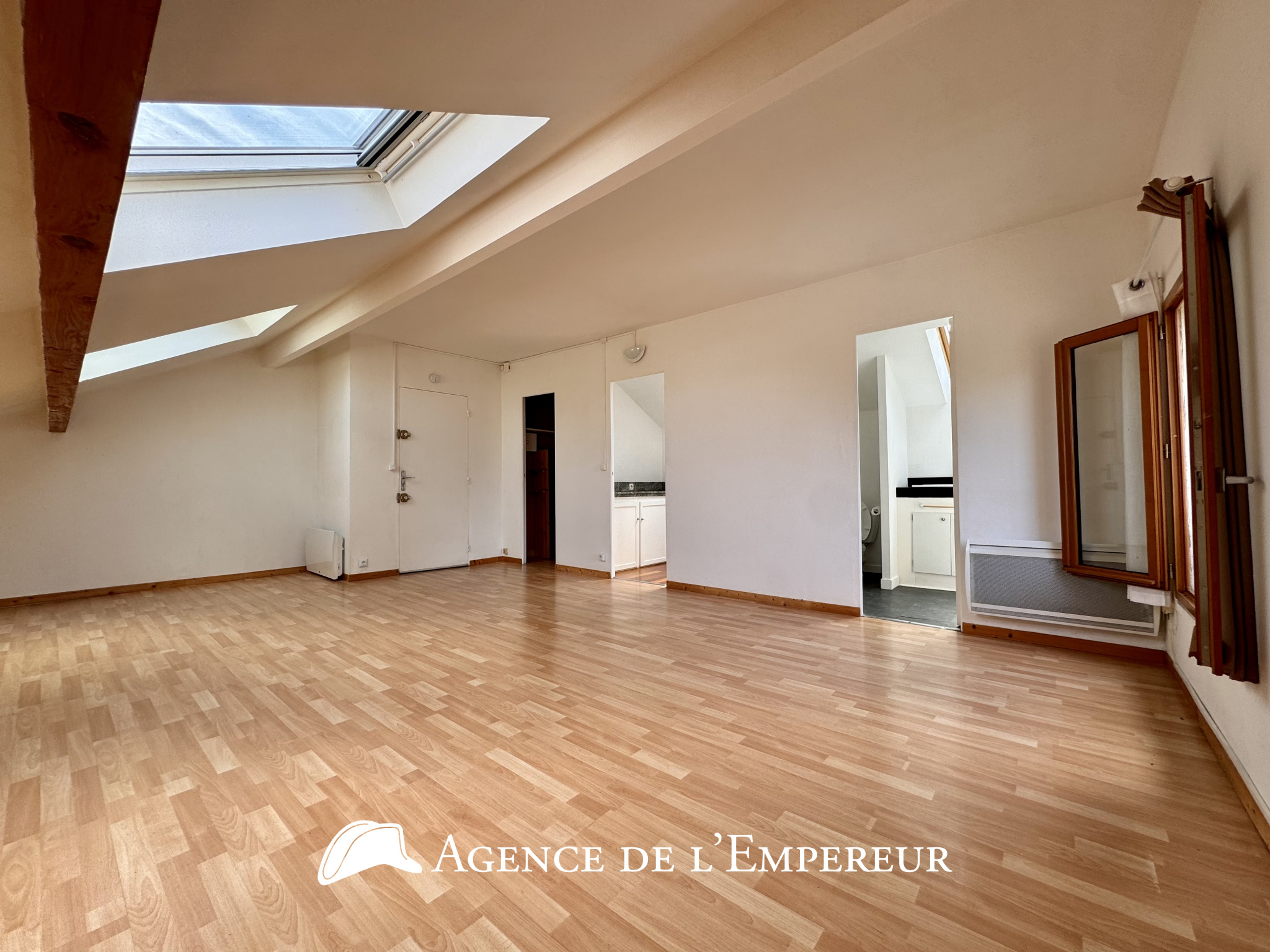 T1 LOCATION RUEIL BUZENVAL