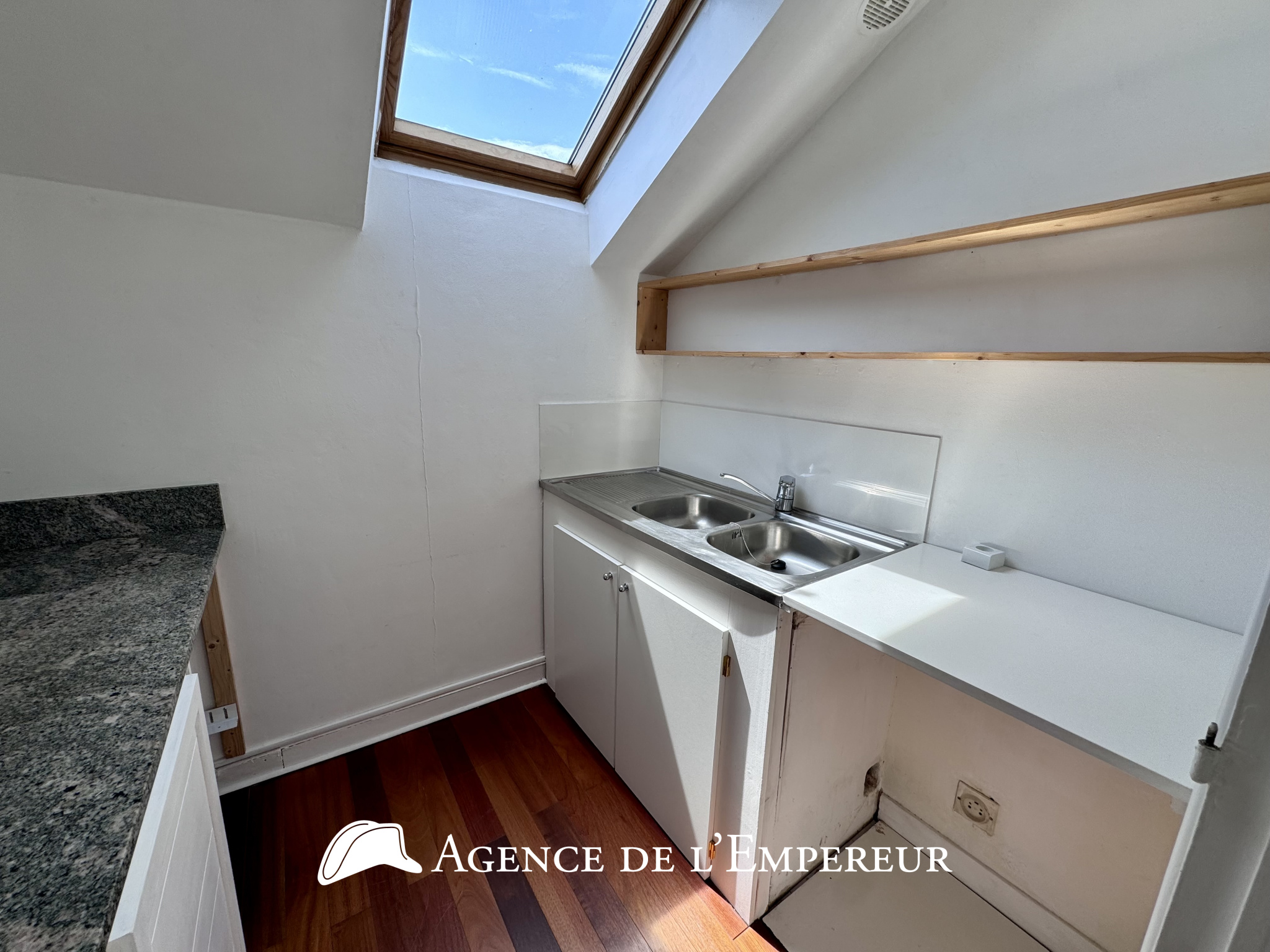 T1 LOCATION RUEIL BUZENVAL