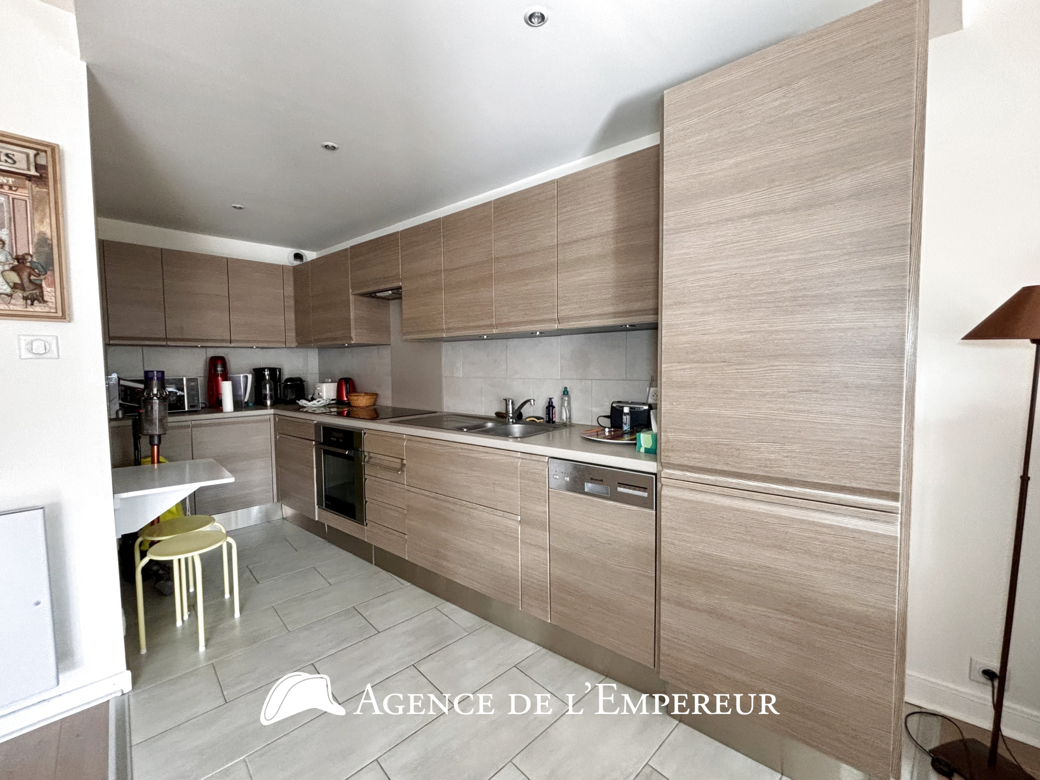 2 PIÈCES LOCATION DERNIER ÉTAGE