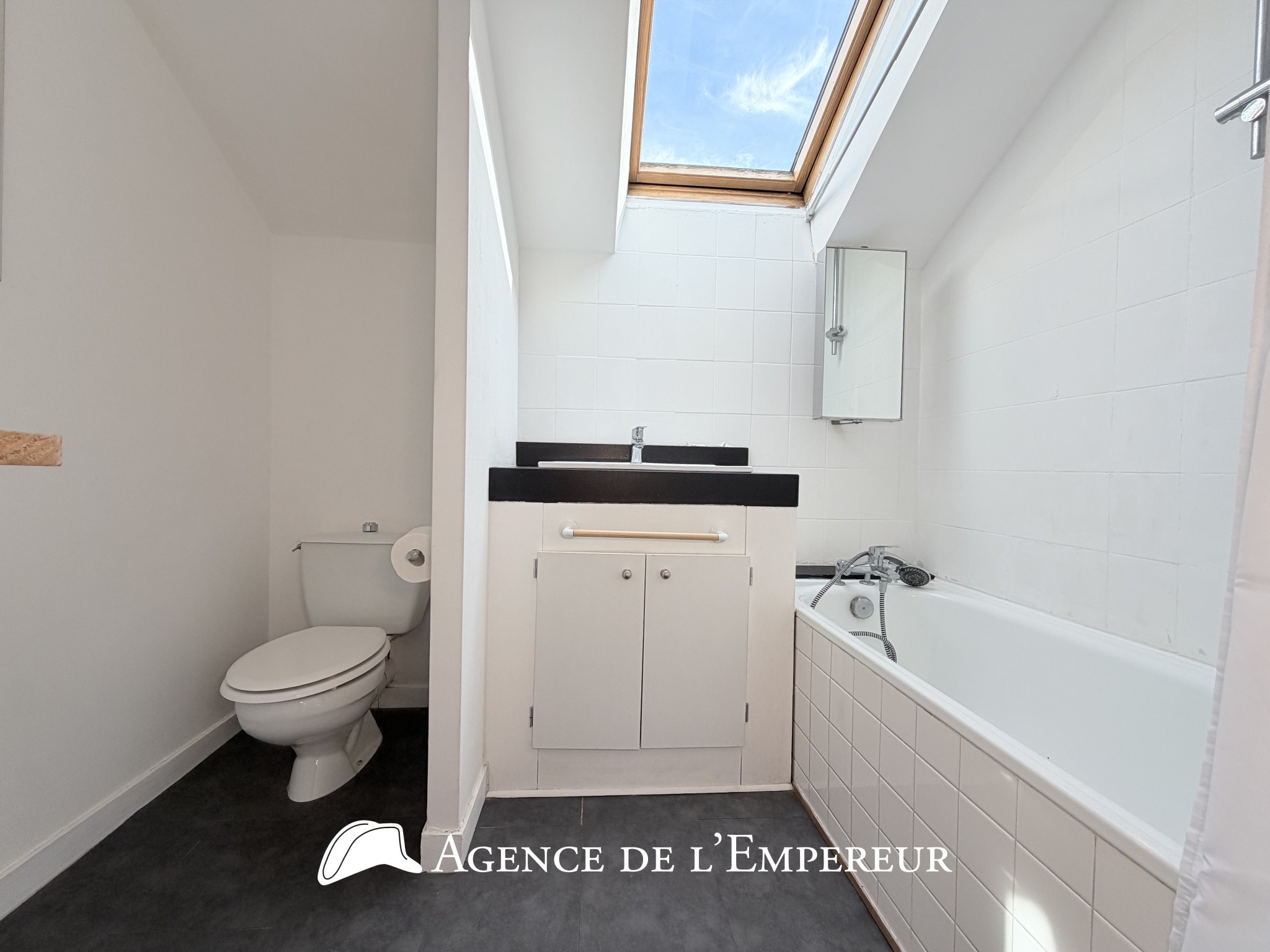 T1 LOCATION RUEIL BUZENVAL