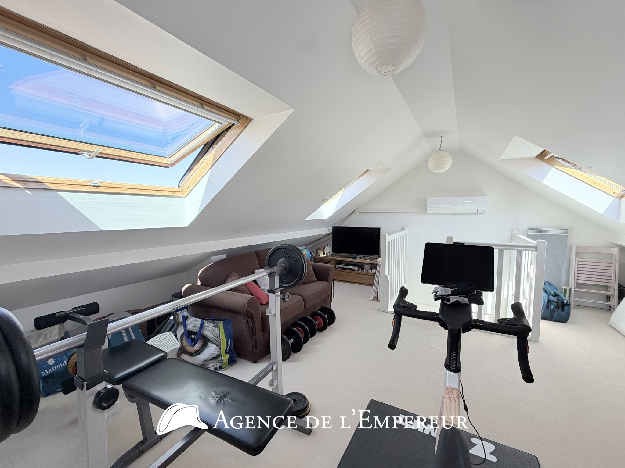 MAISON 4 CHAMBRES NANTERRE, PROCHE RUEIL