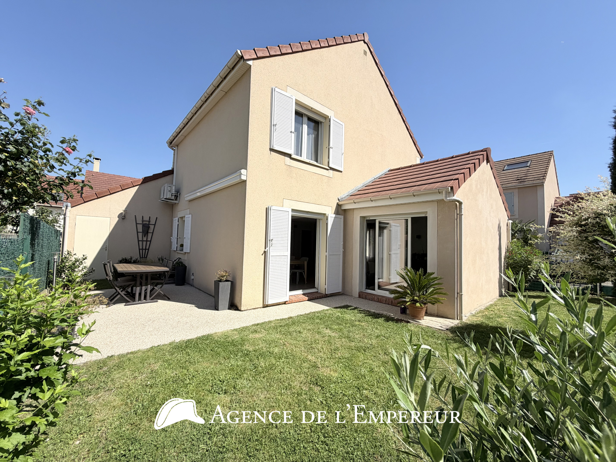 MAISON 4 CHAMBRES NANTERRE, PROCHE RUEIL