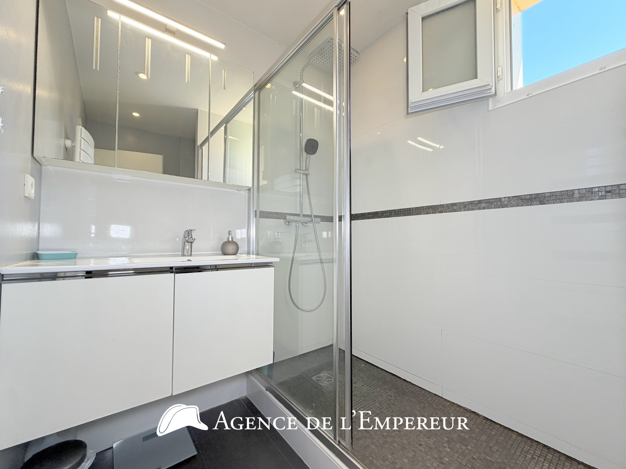 MAISON 4 CHAMBRES NANTERRE, PROCHE RUEIL