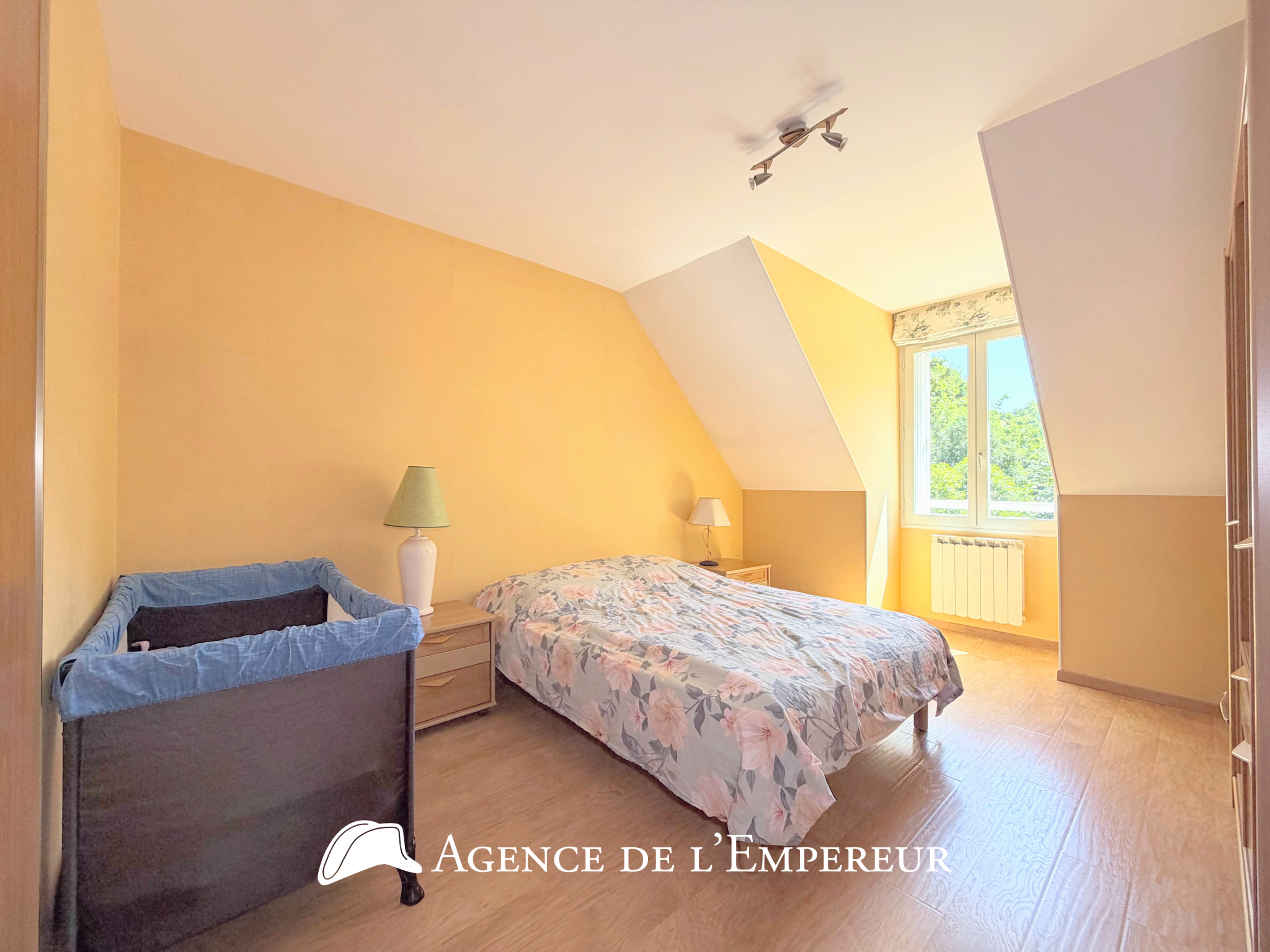 Maison 5 chambres, grand jardin, Saint-Cucufa.