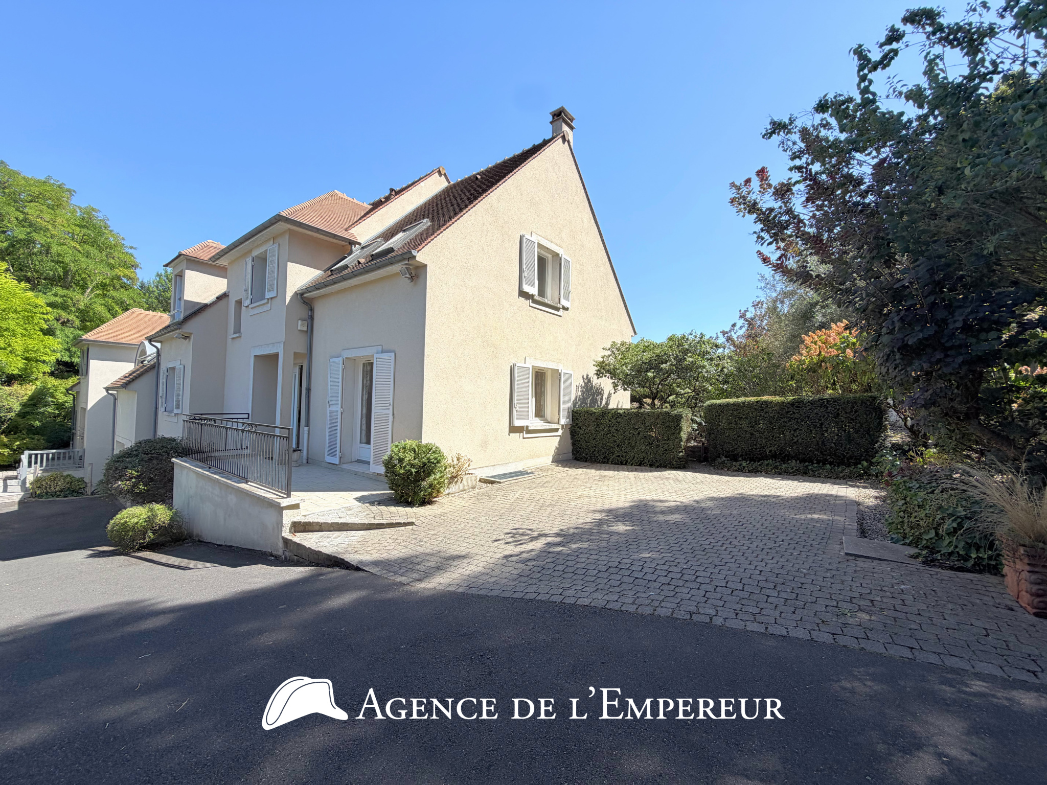 Maison 5 chambres, grand jardin, Saint-Cucufa.