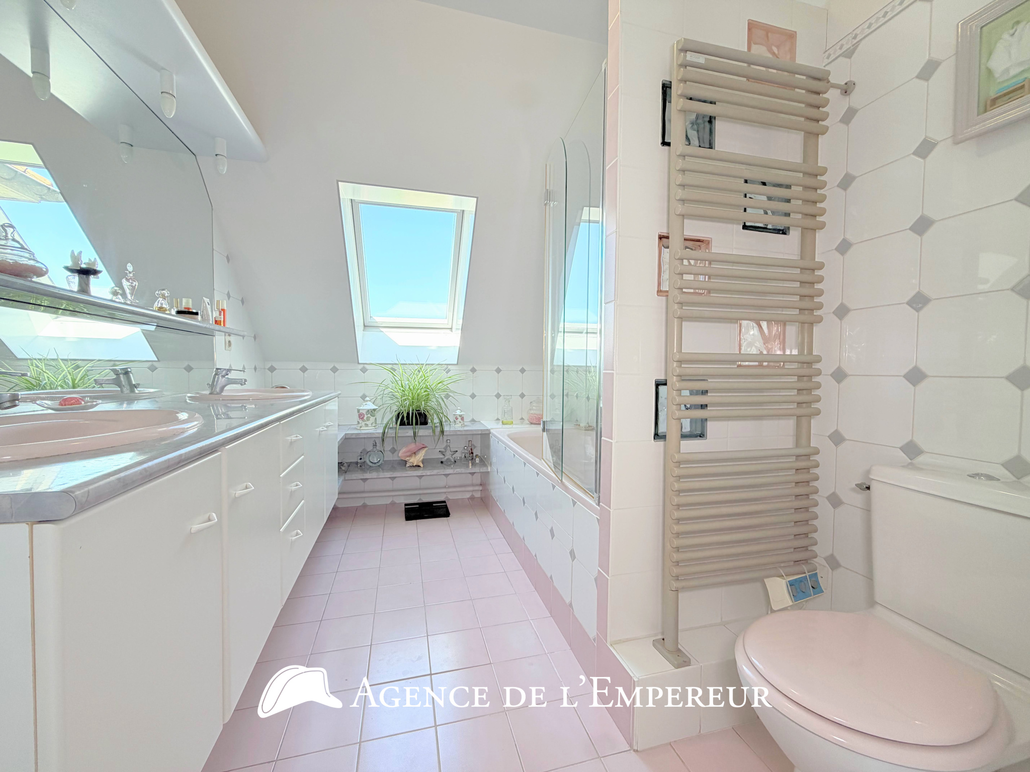 Maison 5 chambres, grand jardin, Saint-Cucufa.