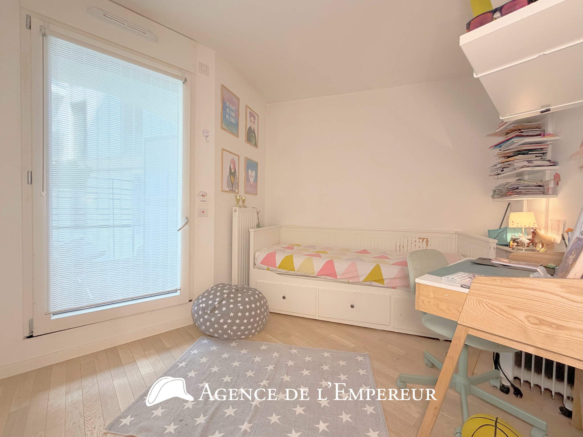 4 pièces, 3 chambres, balcon, au calme, proche place Besche à Rueil. 2 parkings. Résidence récente - 23