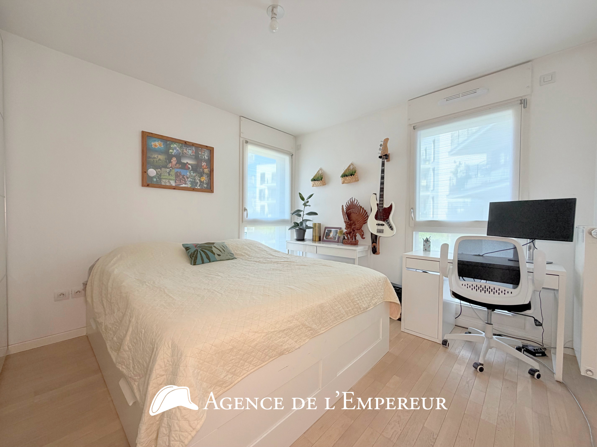 4 pièces, 3 chambres, balcon, au calme, proche place Besche à Rueil. 2 parkings. Résidence récente - 13