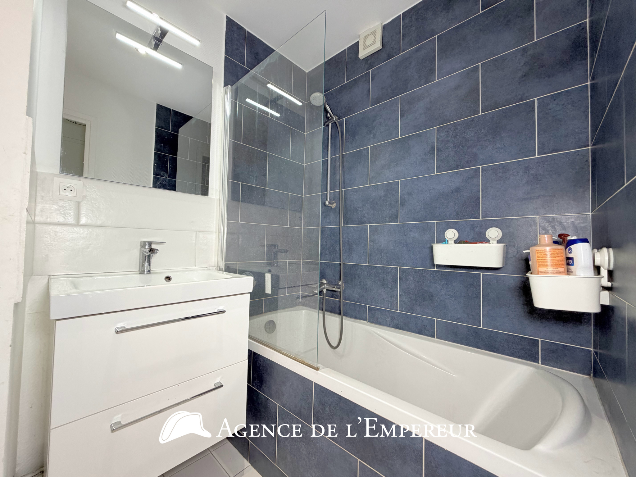 4 Pièces de 79,74 m2 - Balcon, cave et parking. Suresnes