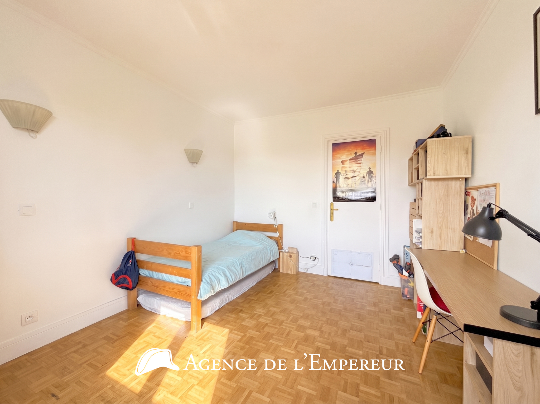 4 Pièces de 79,74 m2 - Balcon, cave et parking. Suresnes