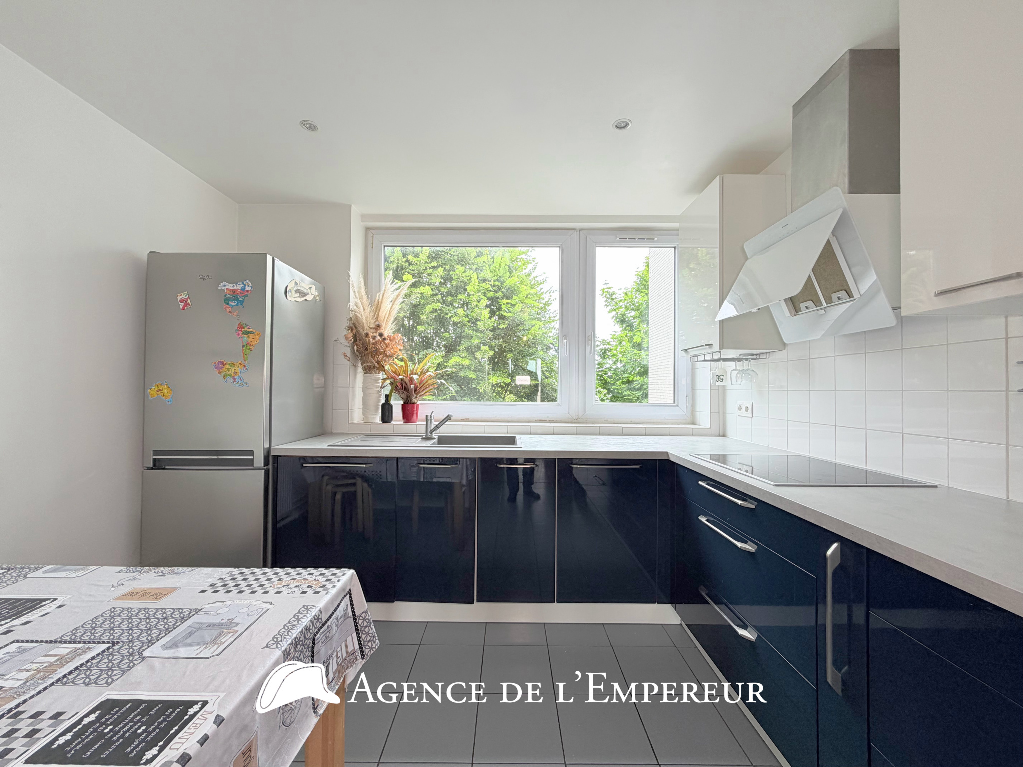 4 Pièces de 79,74 m2 - Balcon, cave et parking. Suresnes